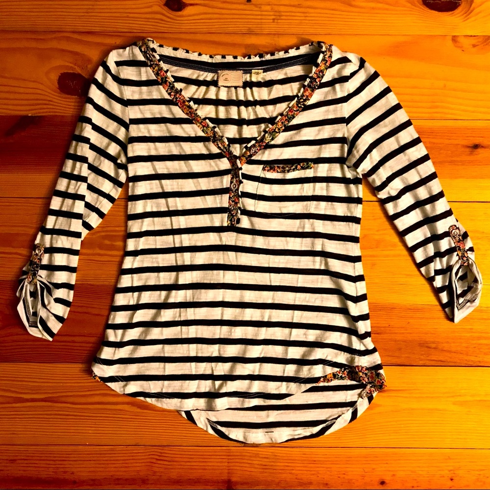 Anthropologie Navy White Striped 3/4 Top, EUC, XS